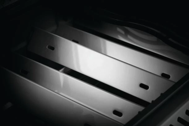 Napoleon Rogue Series 525 RSE Infrared Rear & Side Burner 11 Napoleon Rogue Series 525 RSE Infrared Rear & Side Burner - Image 9